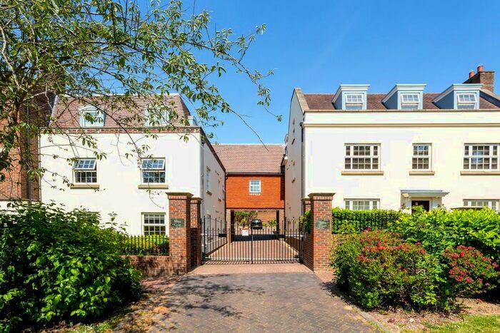 2 Bedroom Flat To Rent In Worthing Road, Horsham, RH12