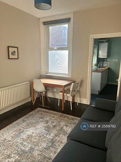 2 Bedroom Flat To Rent In Chippendale Place, Newcastle Upon Tyne, NE2