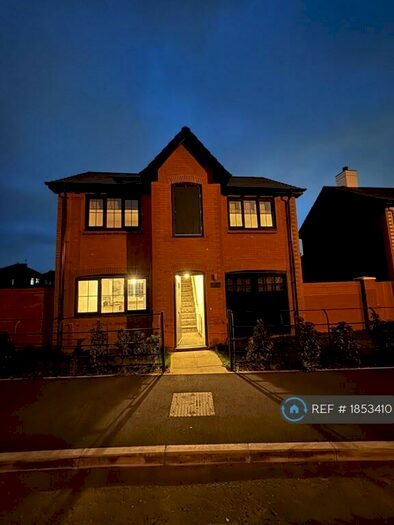 3 Bedroom Detached House To Rent In Porta Road Carrington, Manchester, M31