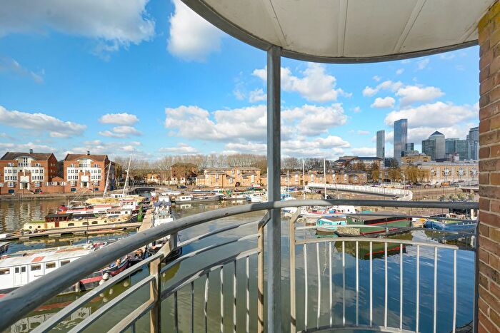 2 Bedroom Flat To Rent In Rainbow Quay, Canada Water, SE16