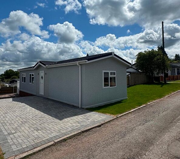 2 Bedroom Park Home For Sale In Sandfield Farm Home Park, Lichfield Road, Brownhills, Walsall, WS8