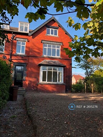 1 Bedroom Flat To Rent In Street Lane, Leeds, LS8
