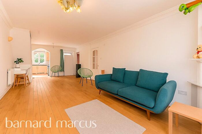 3 Bedroom Property To Rent In Fruen Road, Feltham, TW14