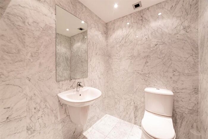 2 Bedroom Apartment To Rent In £pppw - Murton House - Grainger Street, NE1