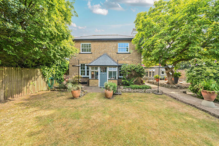 4 Bedroom Detached House For Sale In Pickhurst Lane, Bromley, BR2