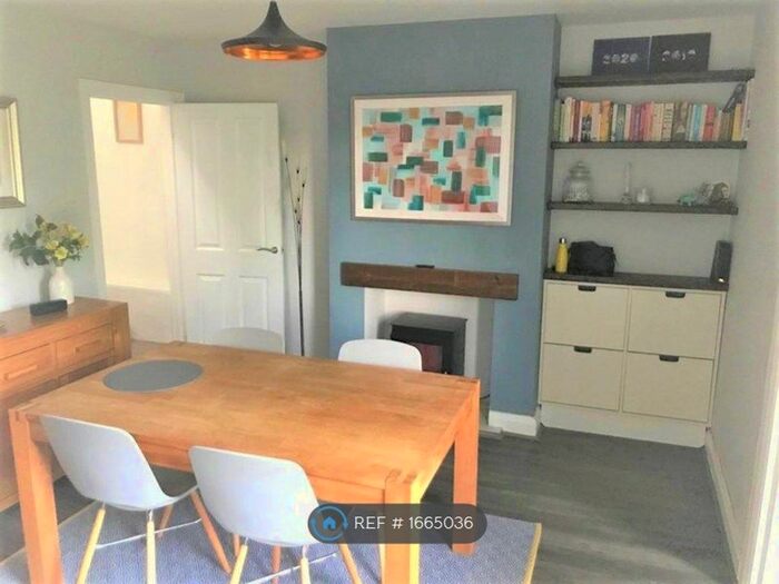 2 Bedroom Maisonette To Rent In Effra Road, London, SW19