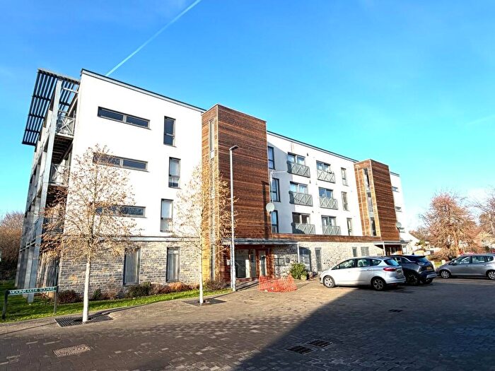 2 Bedroom Apartment For Sale In Moonraker Square, Street, BA16