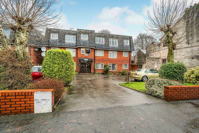 1 Bedroom Flat To Rent In Devon House, Brettell Lane, Stourbridge, DY8