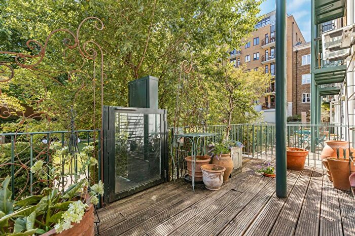 2 Bedroom Flat For Sale In Priory House, Folgate Street, London, E1