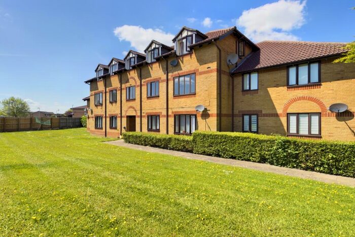 2 Bedroom Flat To Rent In Hirondelle Close, Duston, Northampton, NN5