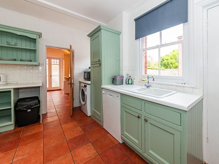 2 Bedroom Flat To Rent In Church Road, Reading, RG4