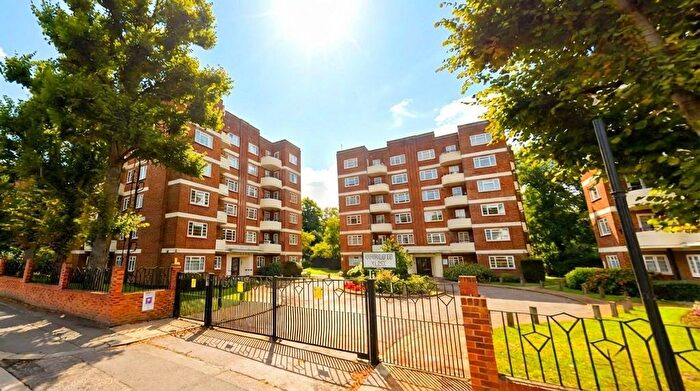 2 Bedroom Flat For Sale In Bollo Lane, London, W3