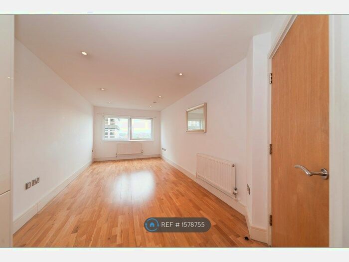 1 Bedroom Flat To Rent In High Road, Ilford, IG1