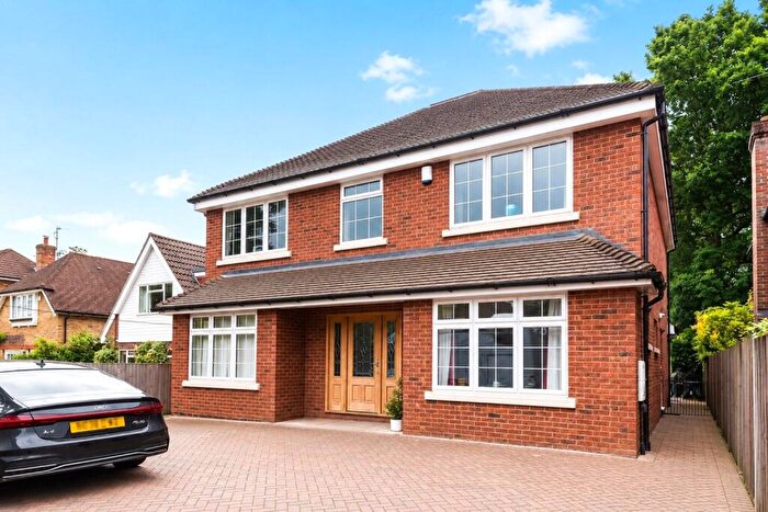 4 Bedroom Detached House For Sale In Ambleside Road, Lightwater, Surrey, GU18
