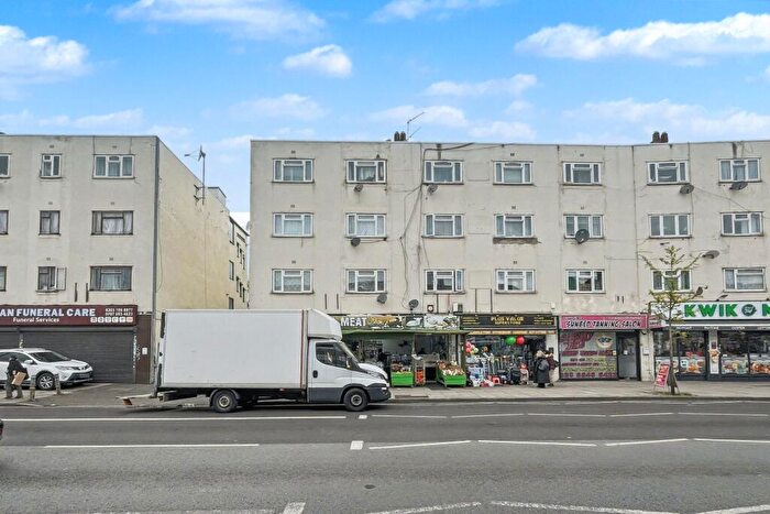 2 Bedroom Flat For Sale In Monarch Parade, London Road, Mitcham, CR4