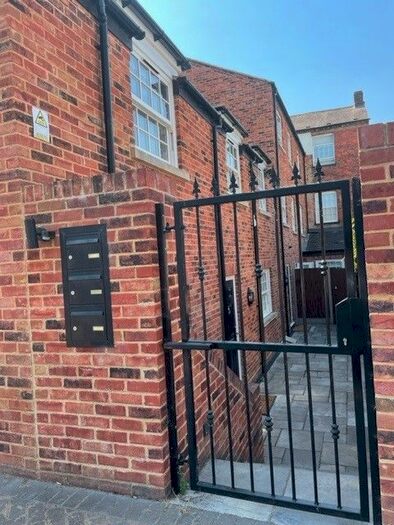 2 Bedroom Flat To Rent In Tavistock Place, Bedford, MK40