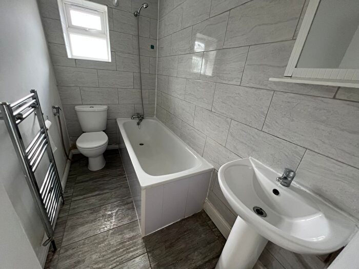 5 Bedroom Maisonette To Rent In Churchfield Road, First And Second Floor Flat, London, W3