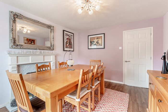 3 Bedroom End Of Terrace House For Sale In Greenfield Avenue, Solihull, CV7