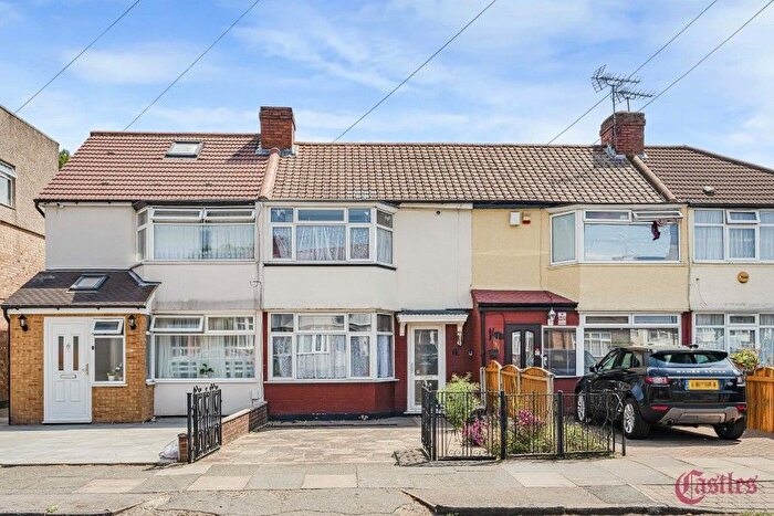 3 Bedroom Property To Rent In Mayfield Crescent, Edmonton, N9