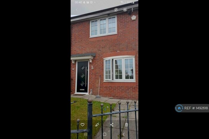 2 Bedroom End Of Terrace House To Rent In Wood Close, Kirkby, L32
