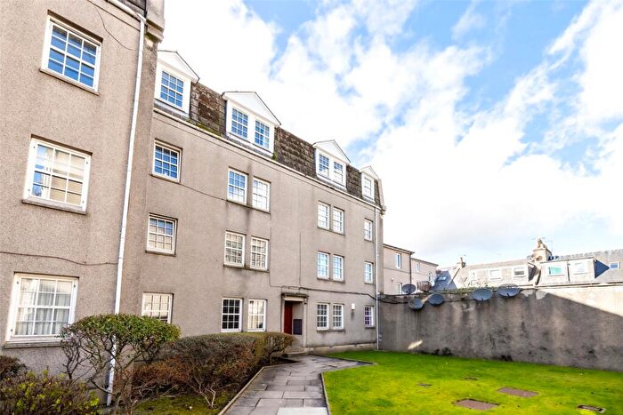 2 Bedroom Flat To Rent In Picardy Court, Rose Street, Aberdeen, AB10