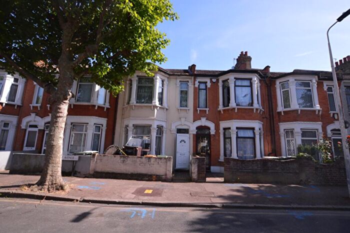 3 Bedroom House For Sale In Shelley Avenue, London, E12
