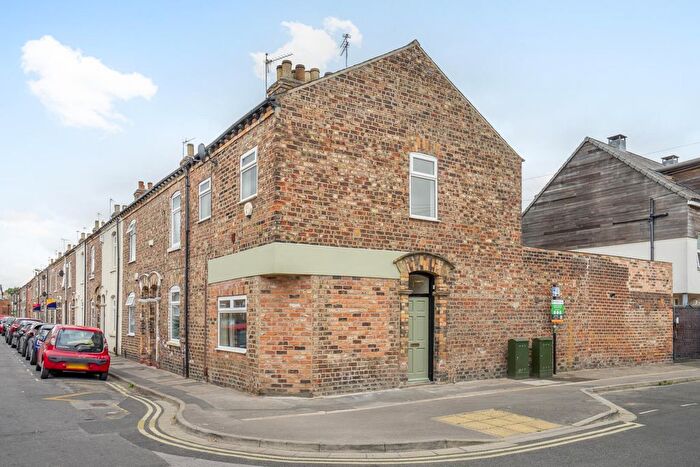 2 Bedroom End Of Terrace House For Sale In Newborough Street, York, YO30