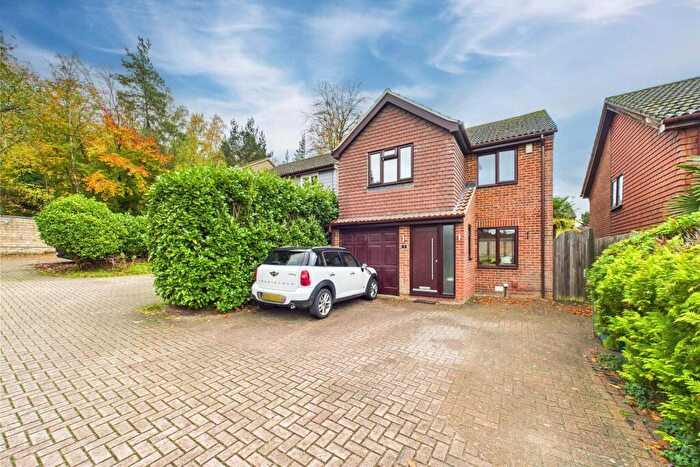 3 Bedroom Detached House For Sale In Northington Close, Bracknell, Berkshire, RG12