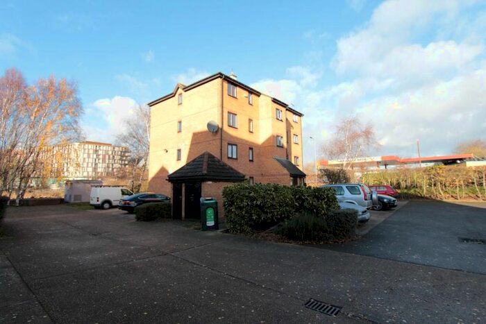1 Bedroom Flat To Rent In Thistle Court, Bream Close, Tottenham, London, N17