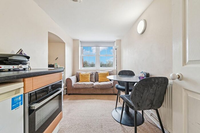 Studio To Rent In Shillington Old School, Este Road, SW11