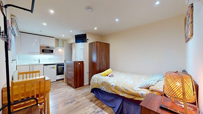 Studio To Rent In Chatsworth Road, Mapesbury, London, NW2