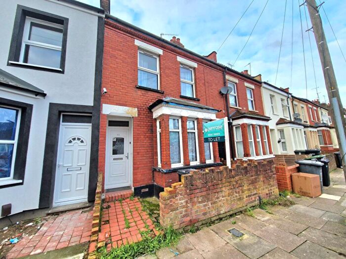 3 Bedroom House To Rent In Chiltern Rise Luton, LU1