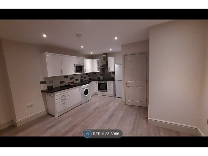 2 Bedroom Flat To Rent In High Street, Tutbury, Burton-On-Trent, DE13