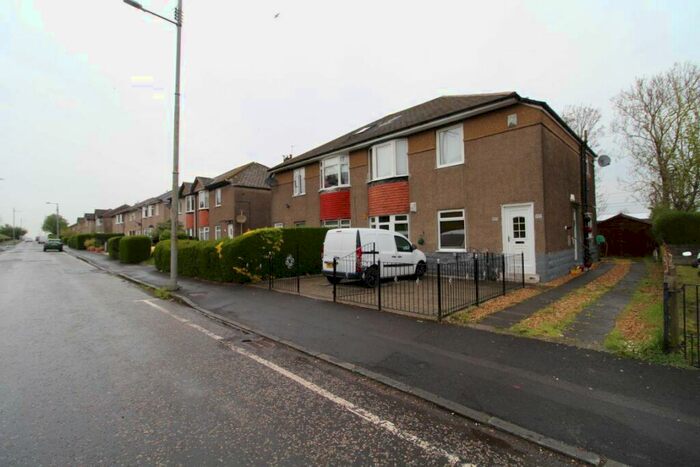 3 Bedroom Flat To Rent In Chirnside Road, Glasgow, G52