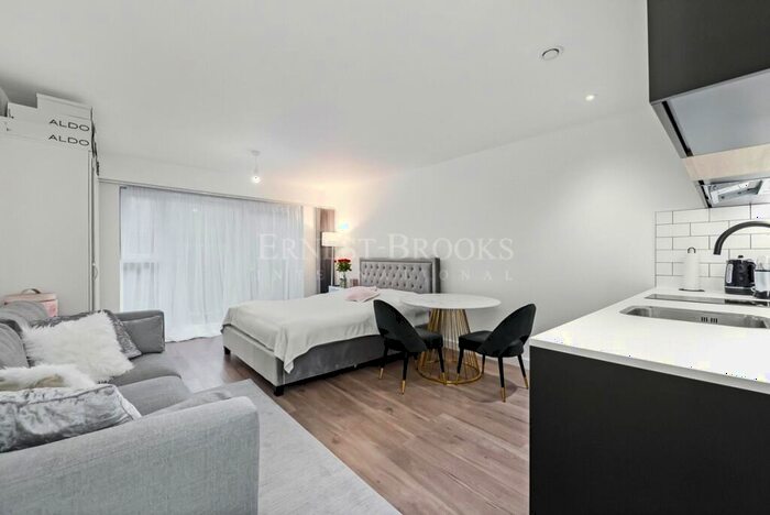 Apartment To Rent In Fairbank House, Beaufort Park, Colindale, NW9