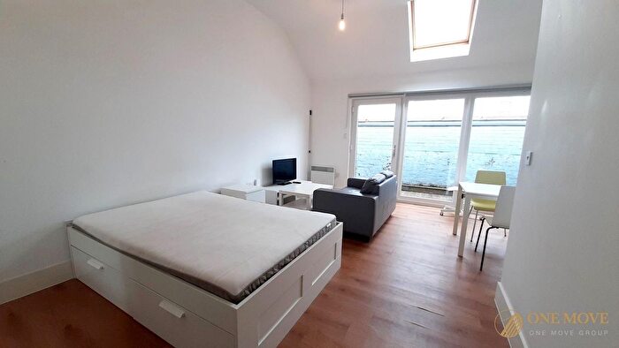 1 Bedroom Studio For Sale In Bexley Square, Town Hall, M3