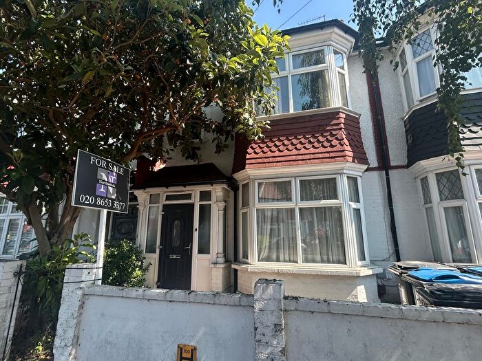3 Bedroom Terraced House For Sale In Strathyre Avenue, Norbury, SW16