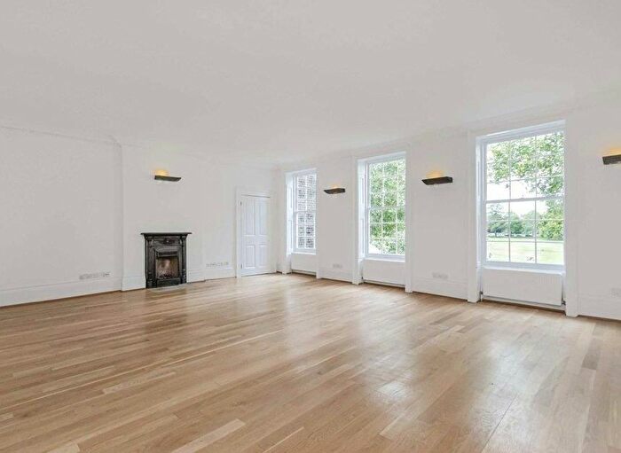 6 Bedroom Terraced House To Rent In The Green, Richmond, TW9