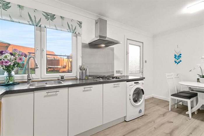 3 Bedroom End Of Terrace House For Sale In Barrs Terrace, Dumbarton, G82