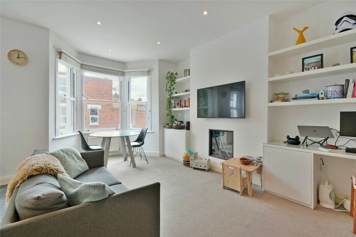 2 Bedroom Flat To Rent In Balmoral Road, Willesden Green, NW2