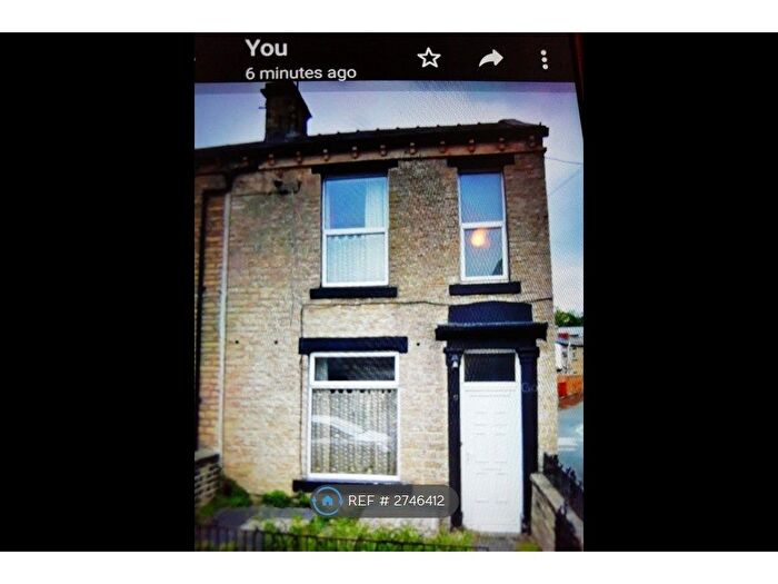 2 Bedroom End Of Terrace House To Rent In Victoria Street, Brighouse, HD6