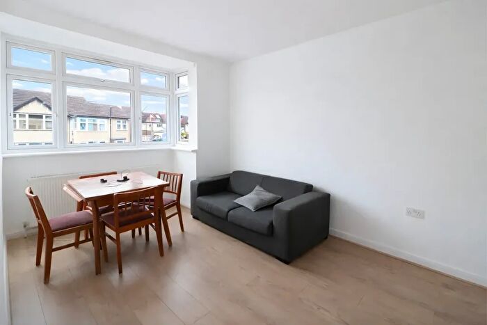 2 Bedroom Maisonette To Rent In Donnybrook Road, London, SW16