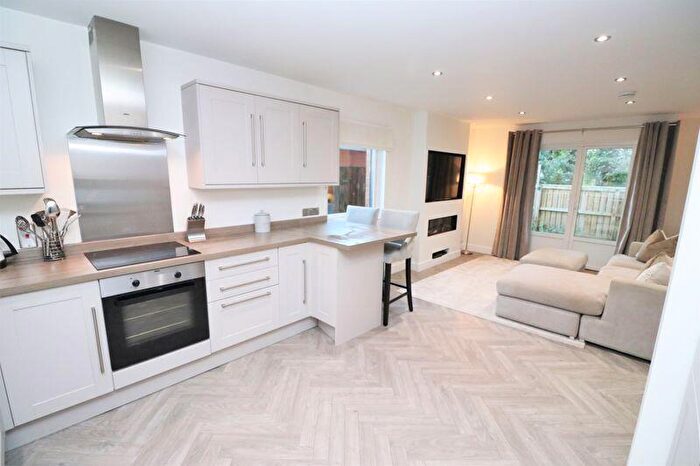 2 Bedroom Flat To Rent In Station Road, Rowlands Gill, NE39