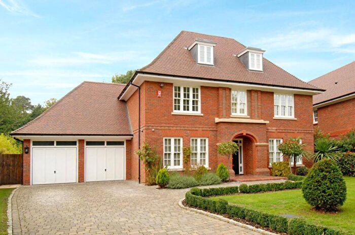 6 Bedroom Detached House To Rent In Fox Wood, Walton-on-Thames, Surrey, KT12