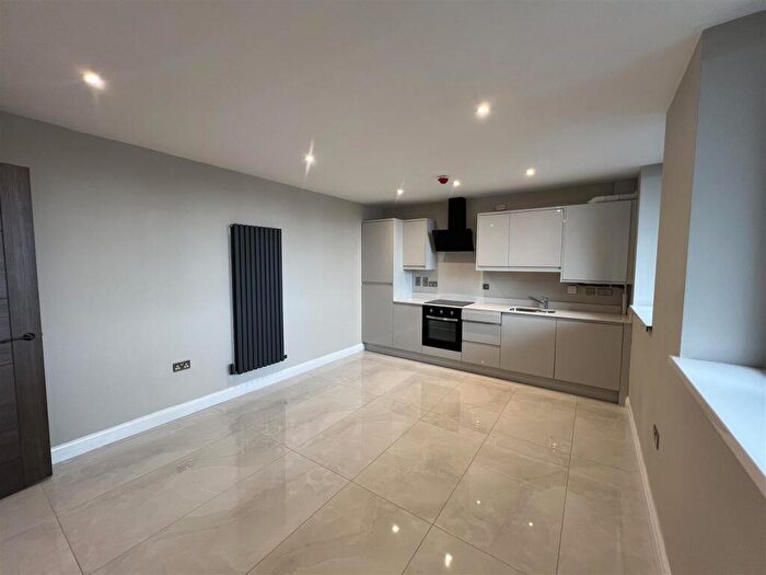 2 Bedroom Apartment To Rent In Carrwood House, Shaw Heath, Stockport, SK2