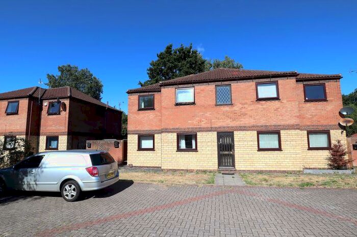2 Bedroom Apartment To Rent In Anderby Close, Lincoln, LN6