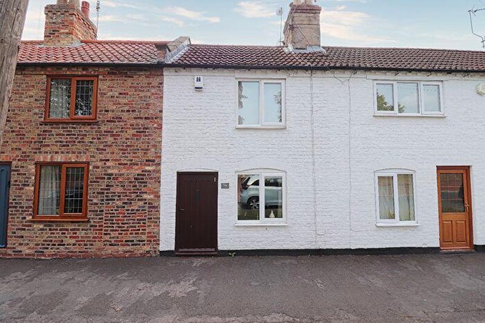 2 Bedroom Terraced House For Sale In High Street, Airmyn, DN14