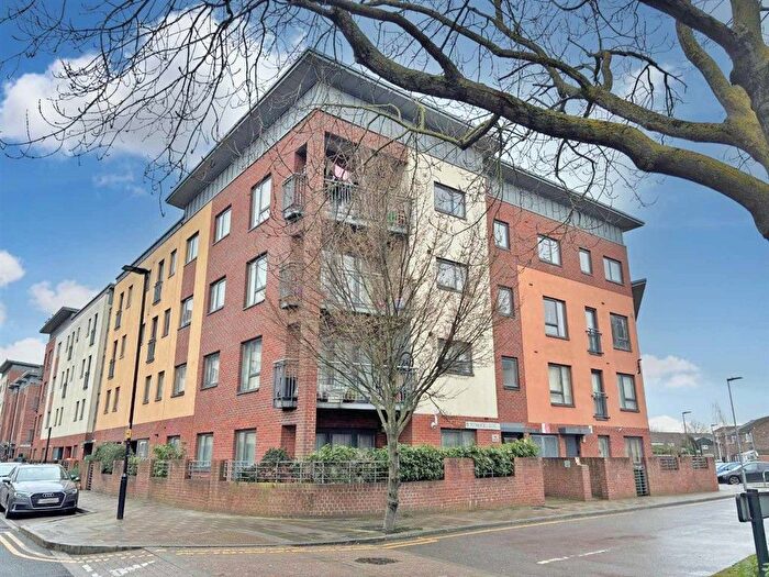 1 Bedroom Flat For Sale In Fothergill Close, London, E13