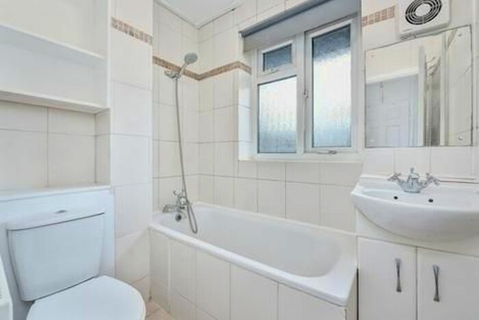 3 Bedroom Semi-Detached House To Rent In Beckway Street, London, SE17