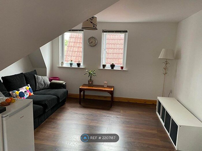 2 Bedroom Flat To Rent In Shirley, Southampton, SO15